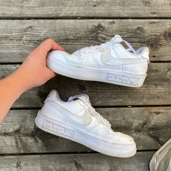 Nike Air Force 1 Size 10.5 White - Picture 3 of 6